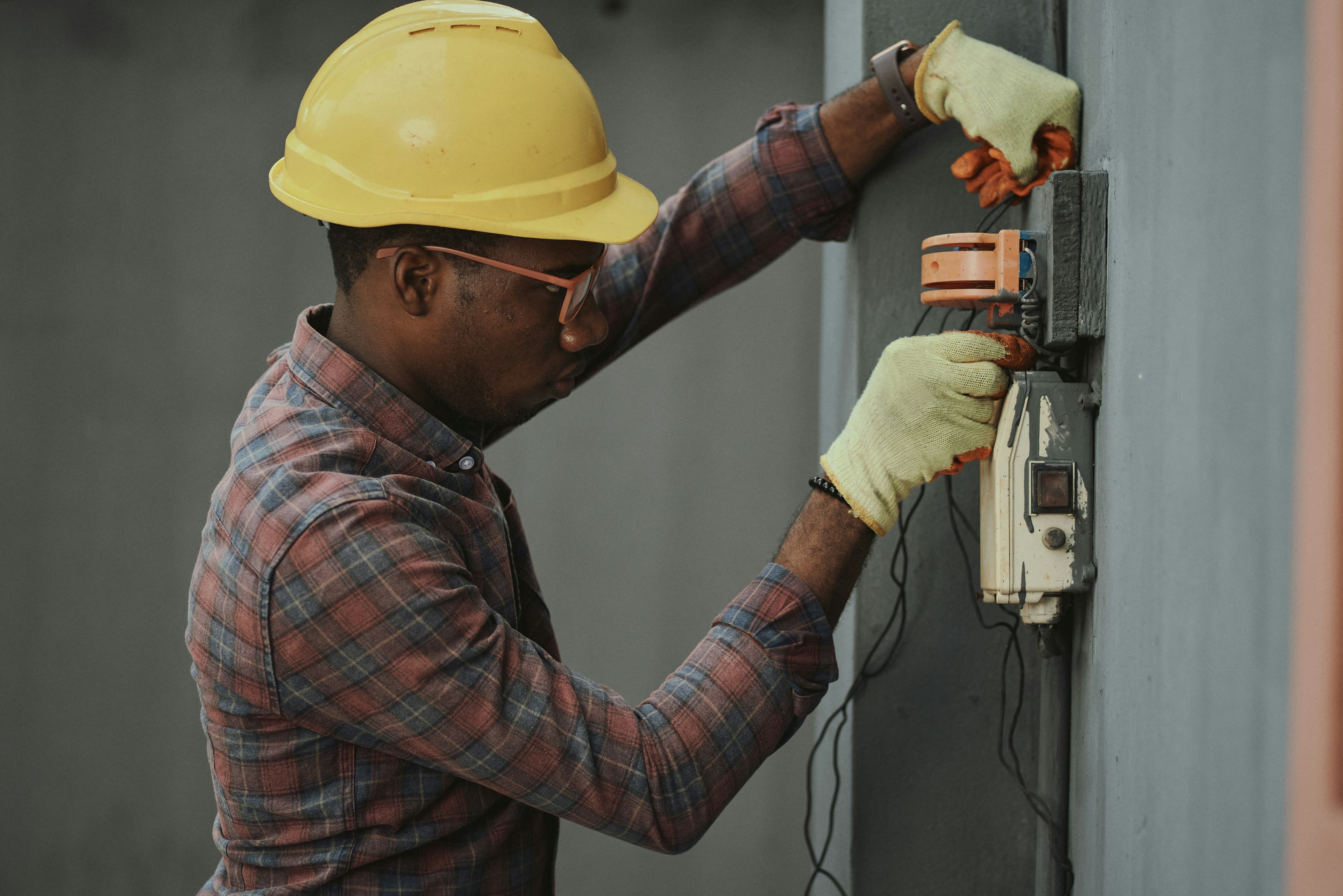 Mantenimiento Eléctrico Preventivo y Correctivo